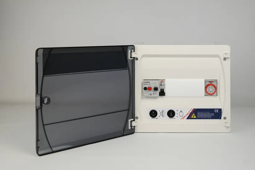 COFFRET FILTRATION ALIZE MONO 2 PROJ. LED 4-6,3A 3 COFFRET FILTRATION ALIZE MONO 2 PROJ. LED 4-6,3A